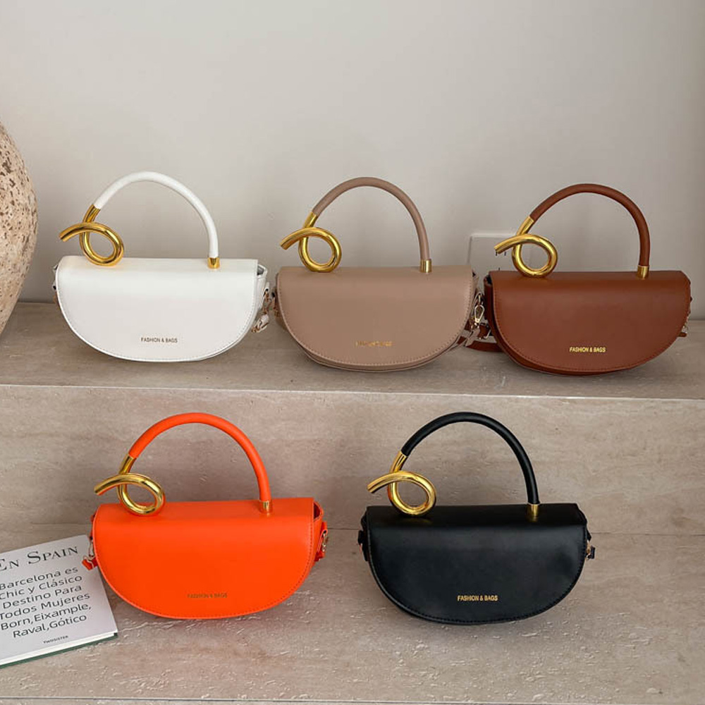 Luxury Bags Coach - Fashionable and trendy, with a sense
