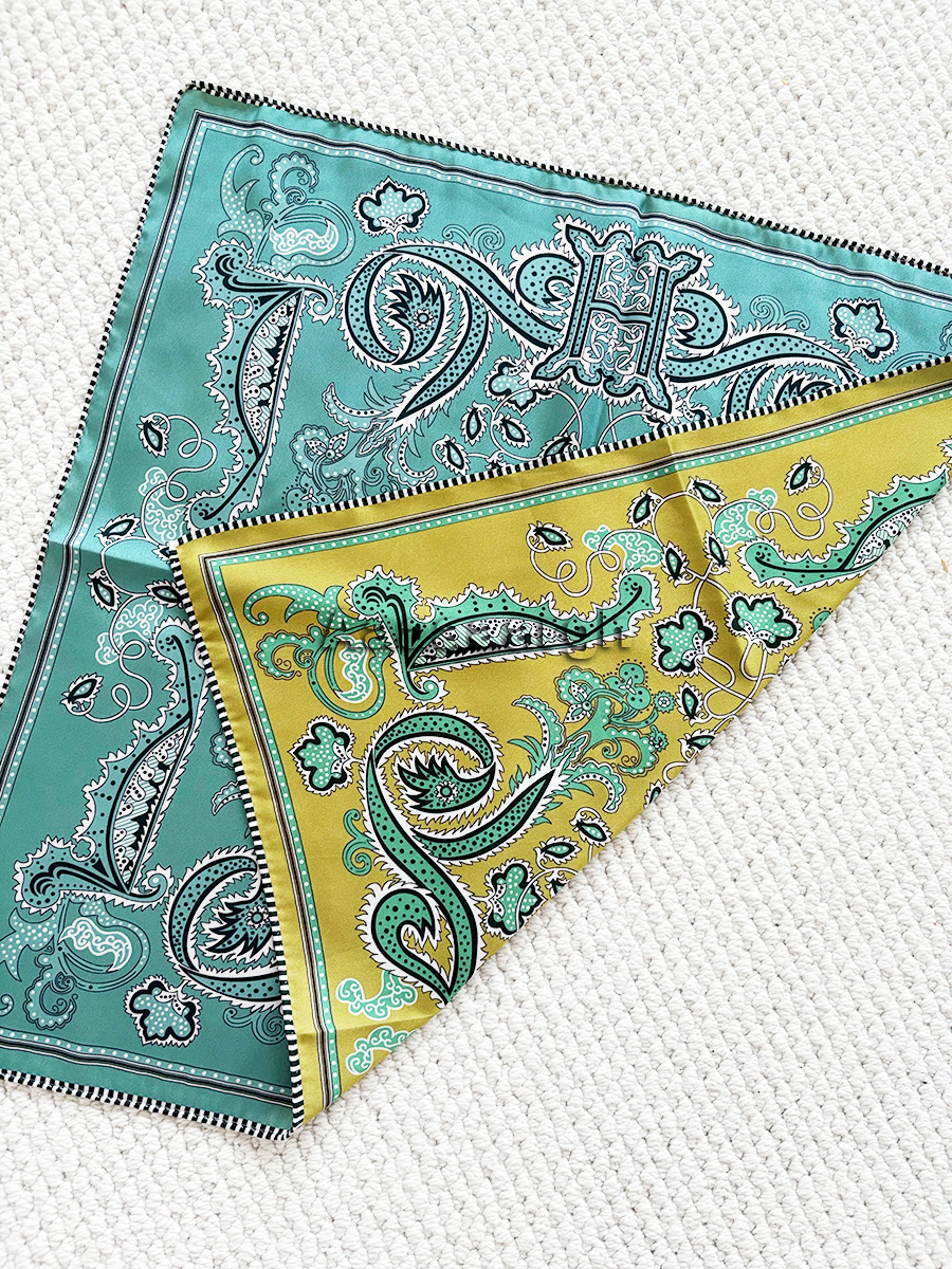Double Faced Silk Twill Scarf  - Luxury Bags Hong Kong 리뷰 및 가격