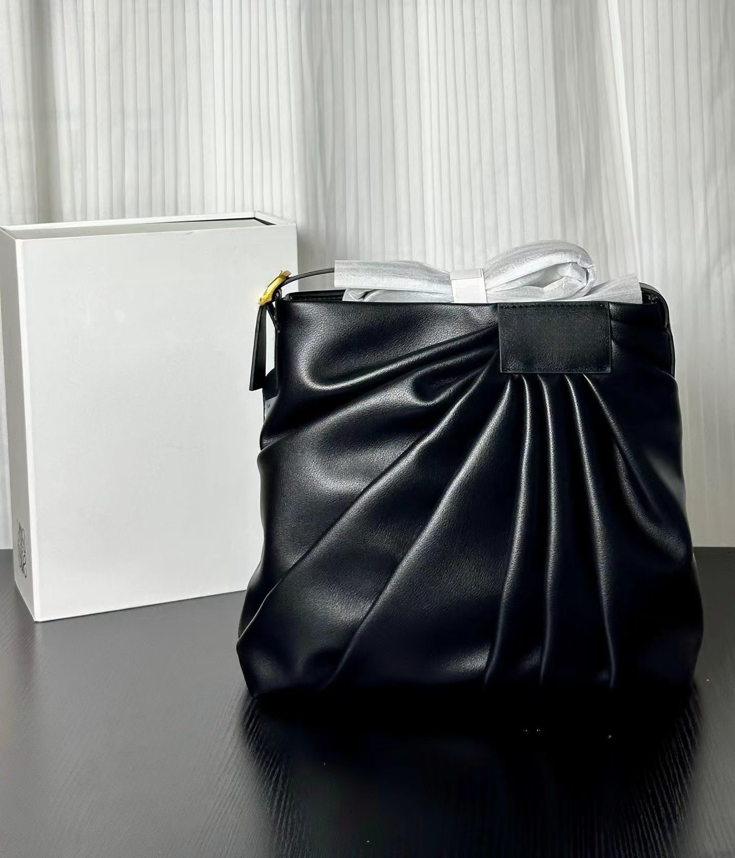 Lo Women Wrinkled Leather Hobo - Luxury Bags Coach 리뷰 및 가격