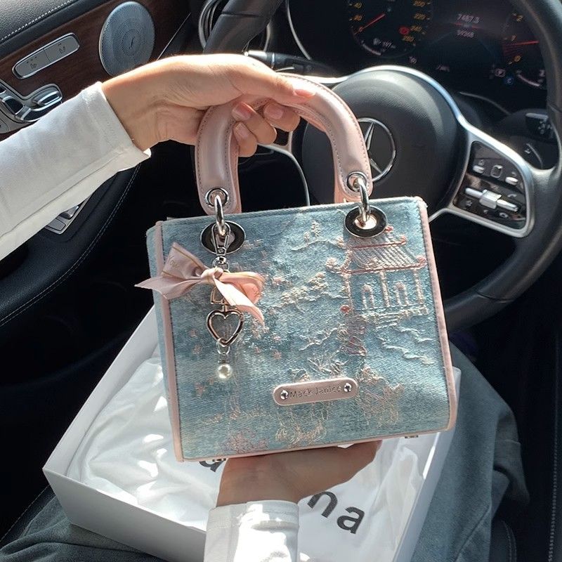 High Value Light Luxury Contra - Luxury Bags Level 리뷰 및 가격