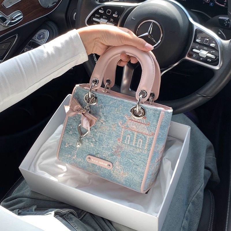 High Value Light Luxury Contra - Luxury Bags Level 리뷰 및 가격