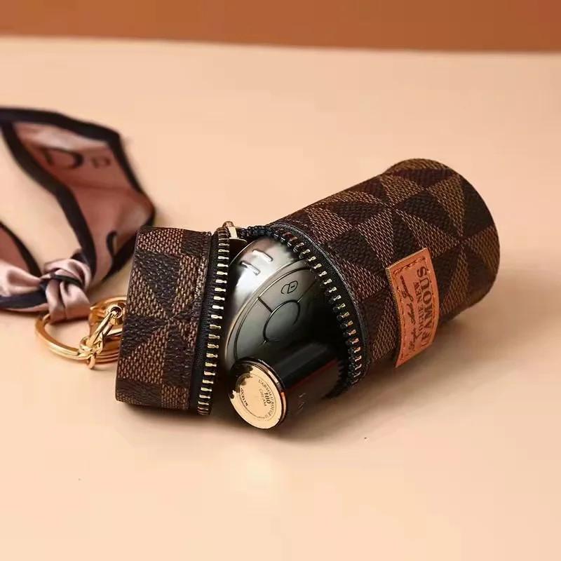 Luxury Leather Bucket Lipstick - Luxury Bags Consignment 리뷰 및 가격